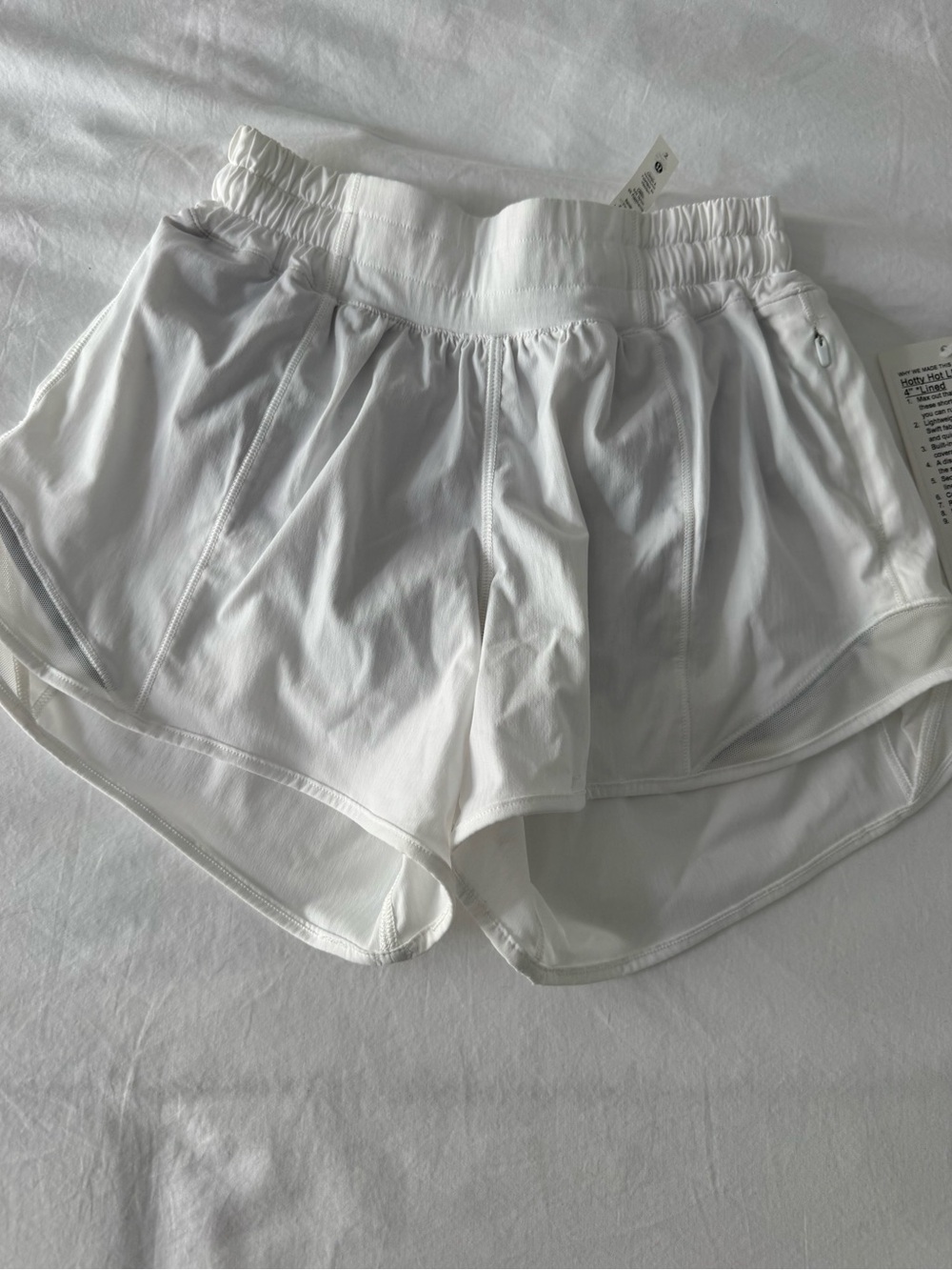 Lululemon Hotty Hot Low-Rise 4” Lined Shorts White Size 2 NWT
